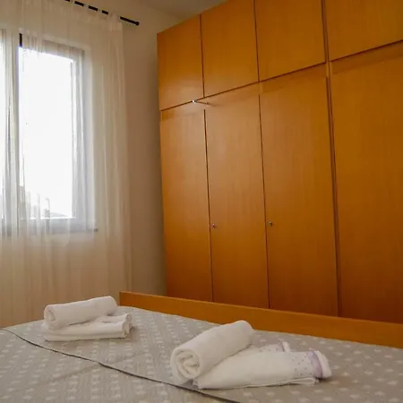 Fabulic Apartment