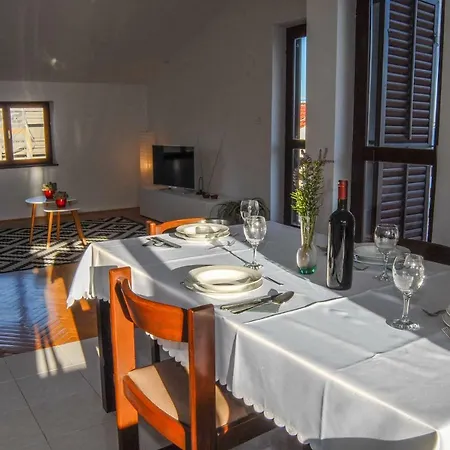 Fabulic Apartment